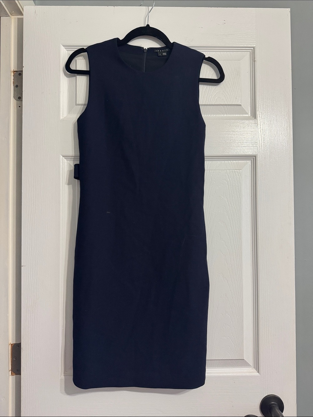 Theory Sleeveless wool  Navy Sheath Dress - Classic Workwear size 4